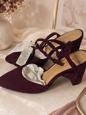 NWT Old Navy Burgundy Faux-Suede Strappy Block Heels - Size 8